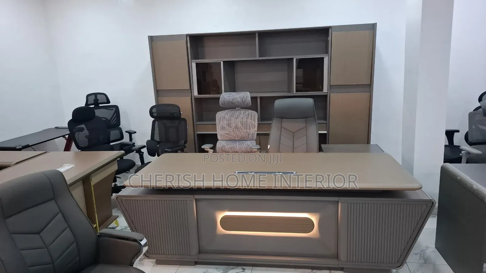 Supper Executive Table and Shelf