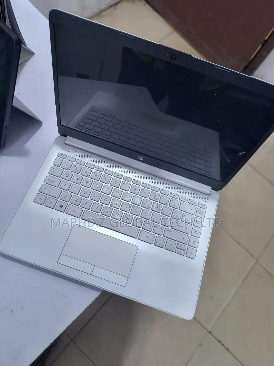 Laptop HP 14-dq1025cl 4GB AMD A8 SSD 128GB