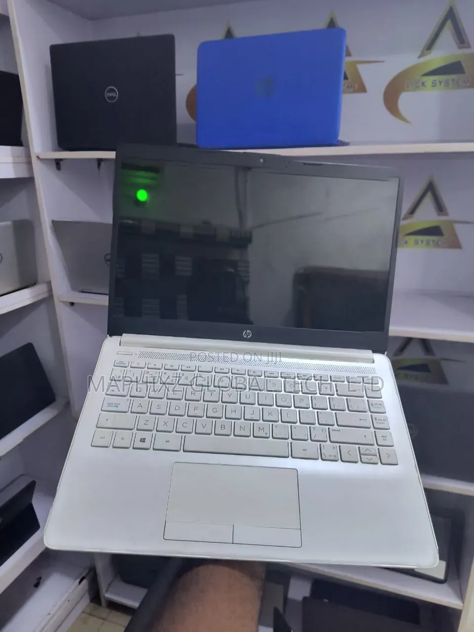 Laptop HP 14-dq1025cl 4GB AMD A8 SSD 128GB