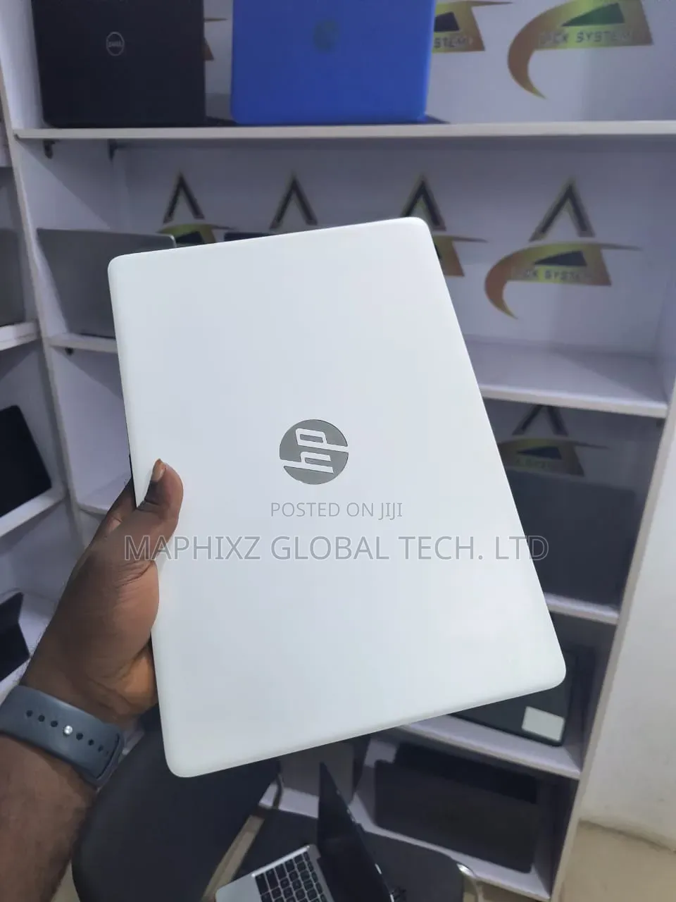Laptop HP 14-dq1025cl 4GB AMD A8 SSD 128GB