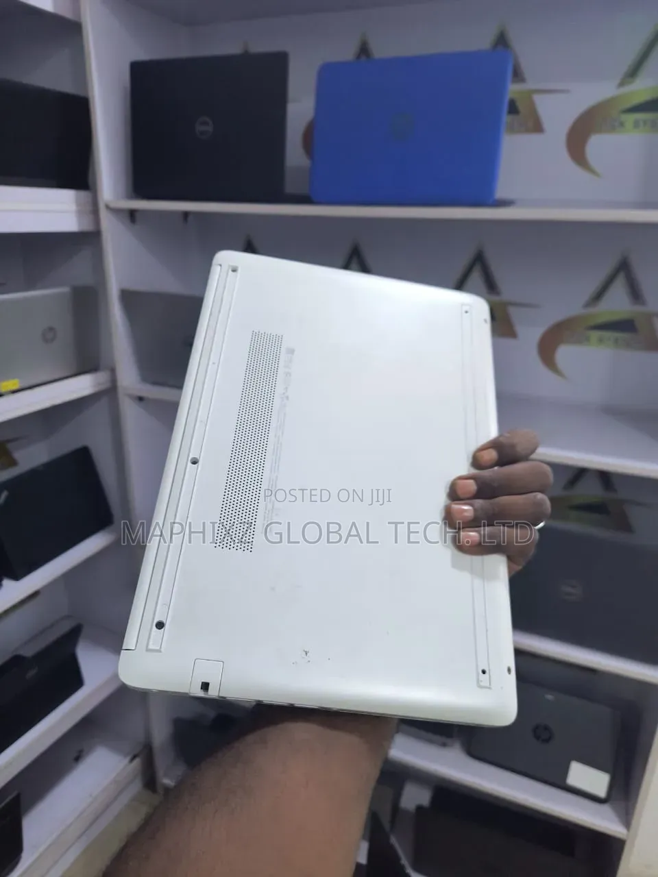 Laptop HP 14-dq1025cl 4GB AMD A8 SSD 128GB