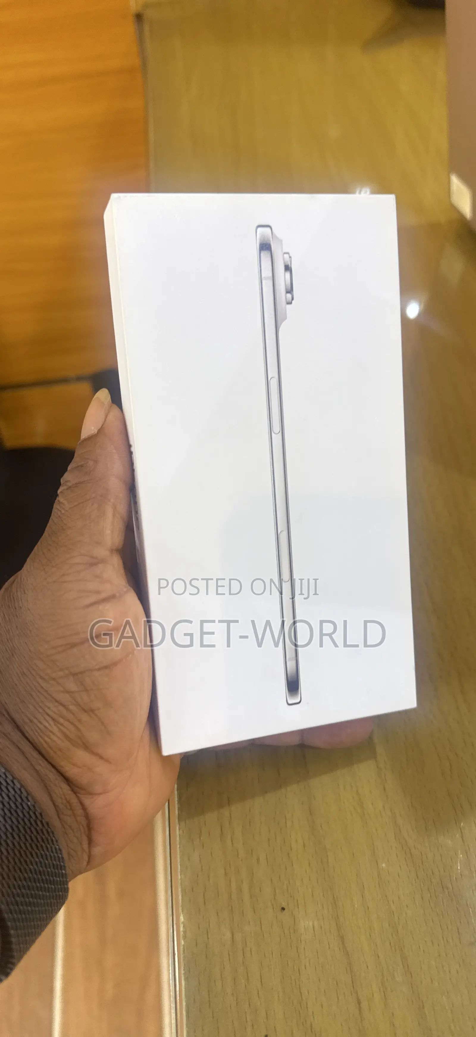 New Apple iPhone Air 256 GB Gold