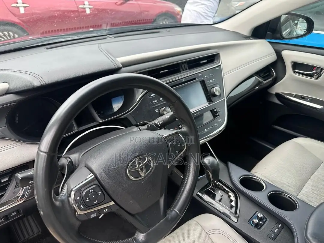 Toyota Avalon Limited 4dr Sedan (3.5L 6cyl 6A) 2015 Blue