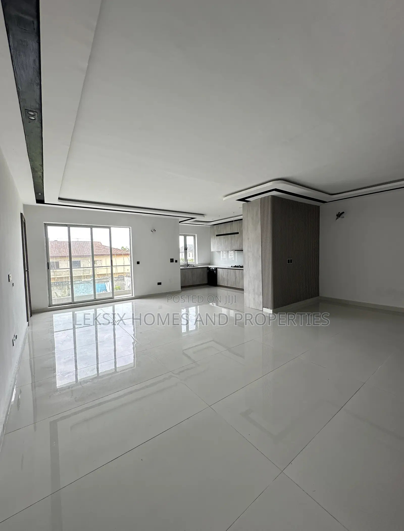 2bdrm Maisonette in A Well Secured, Lekki Phase 1 for sale