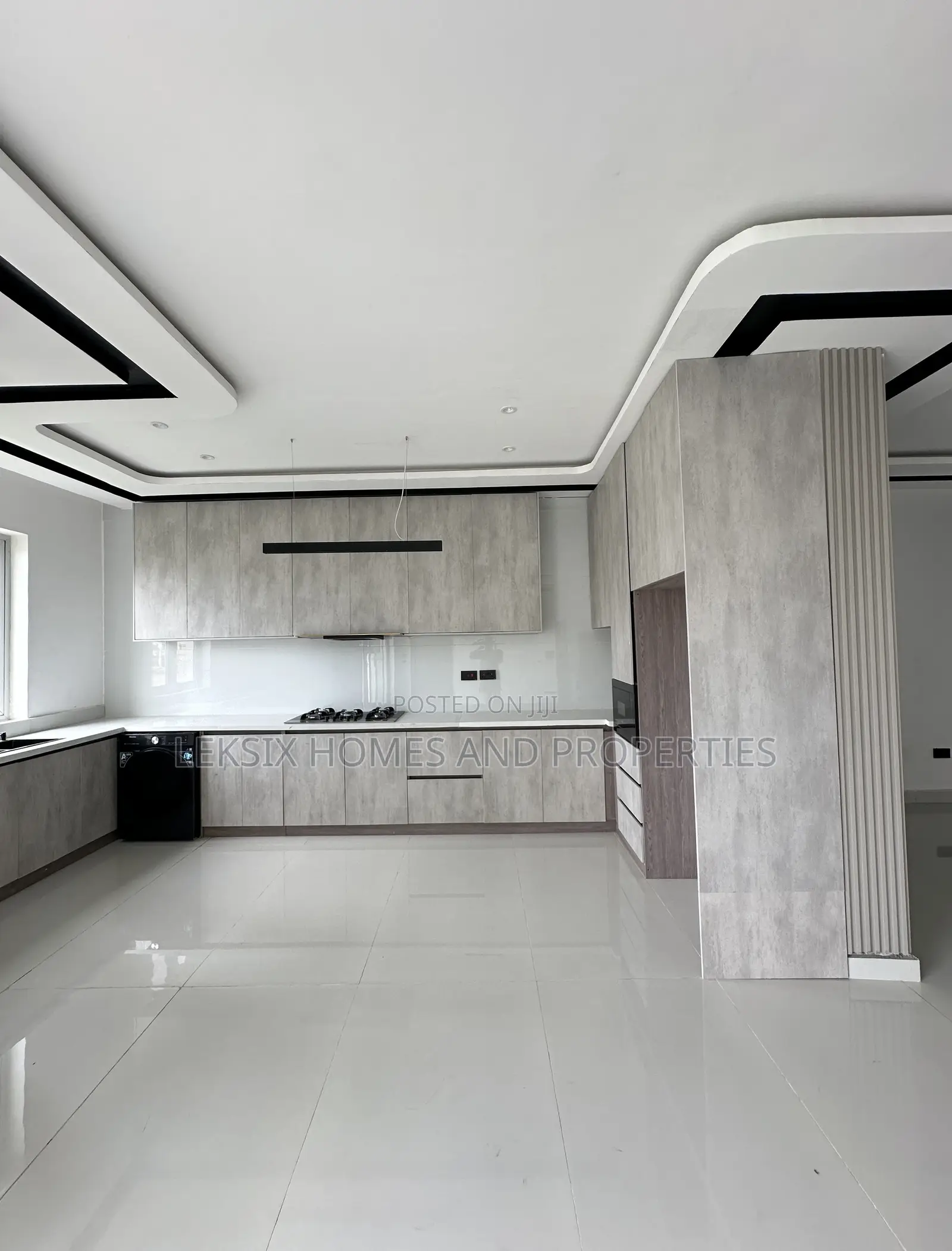 2bdrm Maisonette in A Well Secured, Lekki Phase 1 for sale