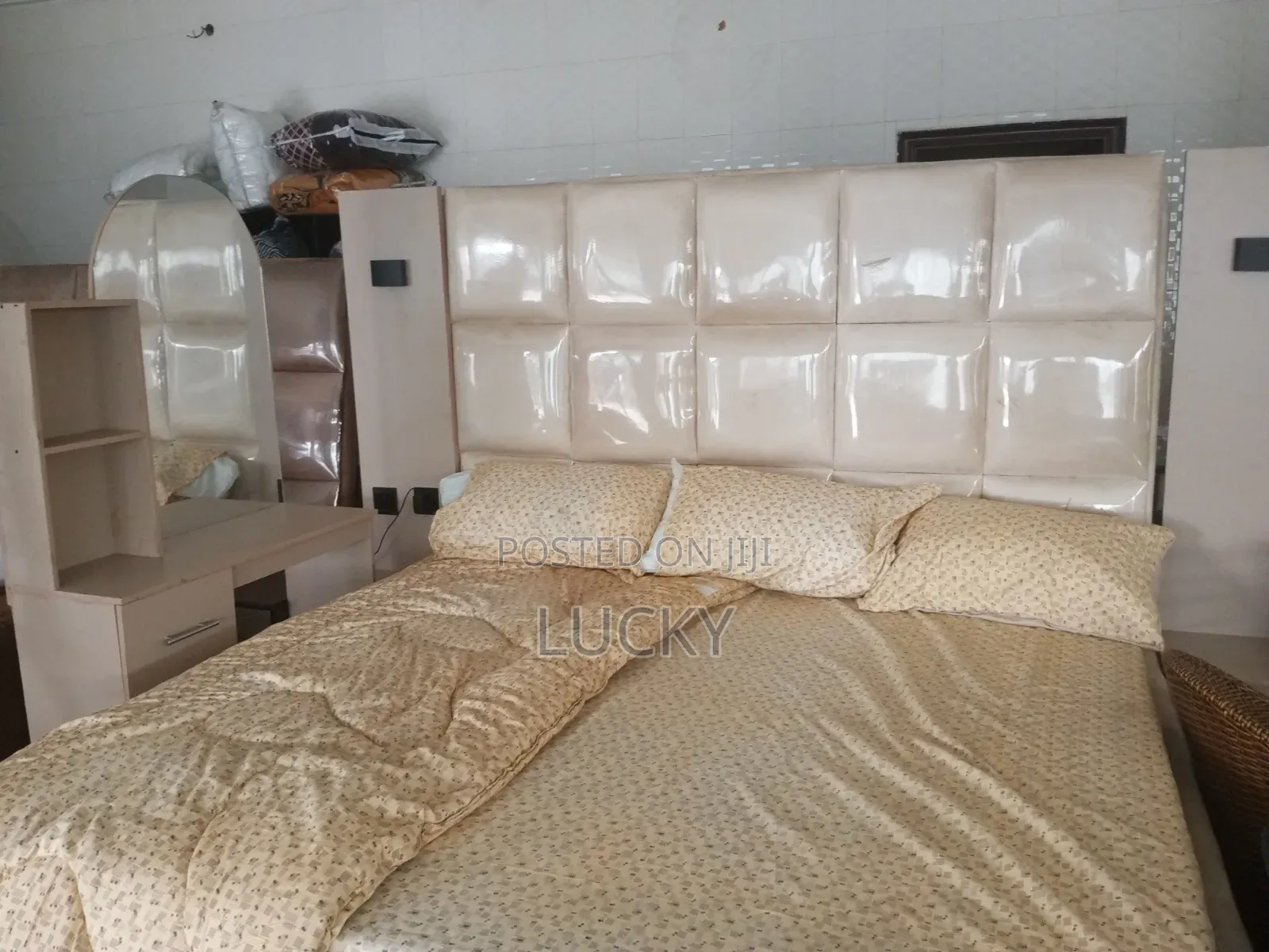 Complete Bed Frame With Gmfoam Mattress 6*6 8"