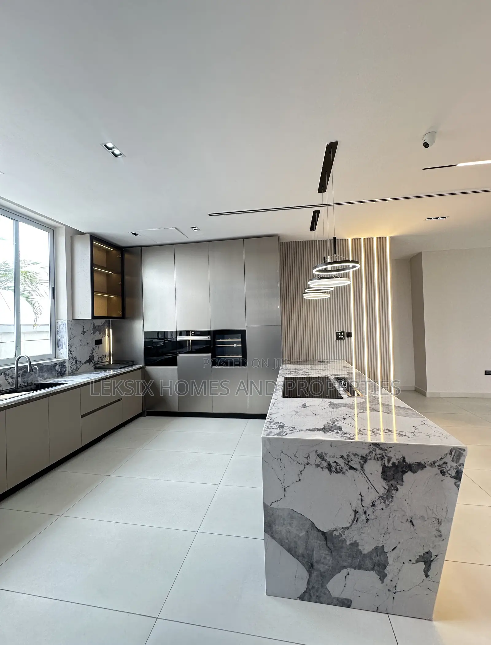 2bdrm Penthouse in 2 Outdoor Gazebos, Lekki Phase 1 for sale