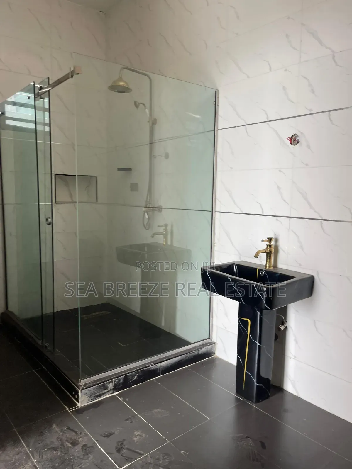 4bdrm Duplex in Sunshine Garden, Ilasan for sale