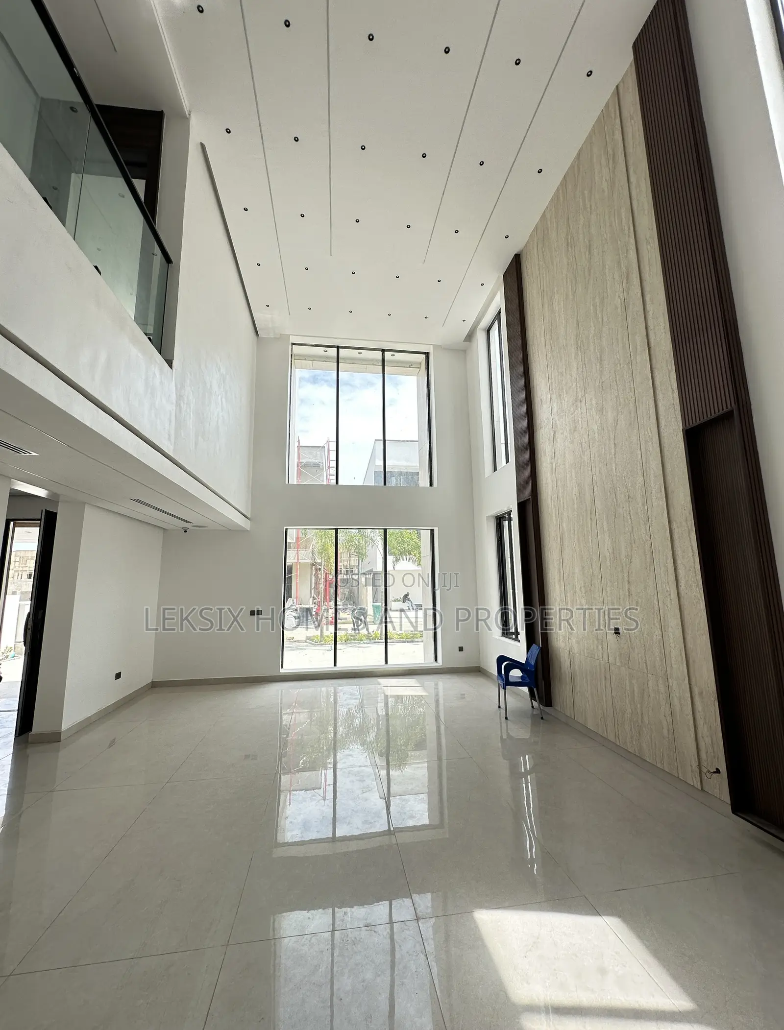 5bdrm Duplex in Buy This And Get An, Lekki Phase 1 for sale