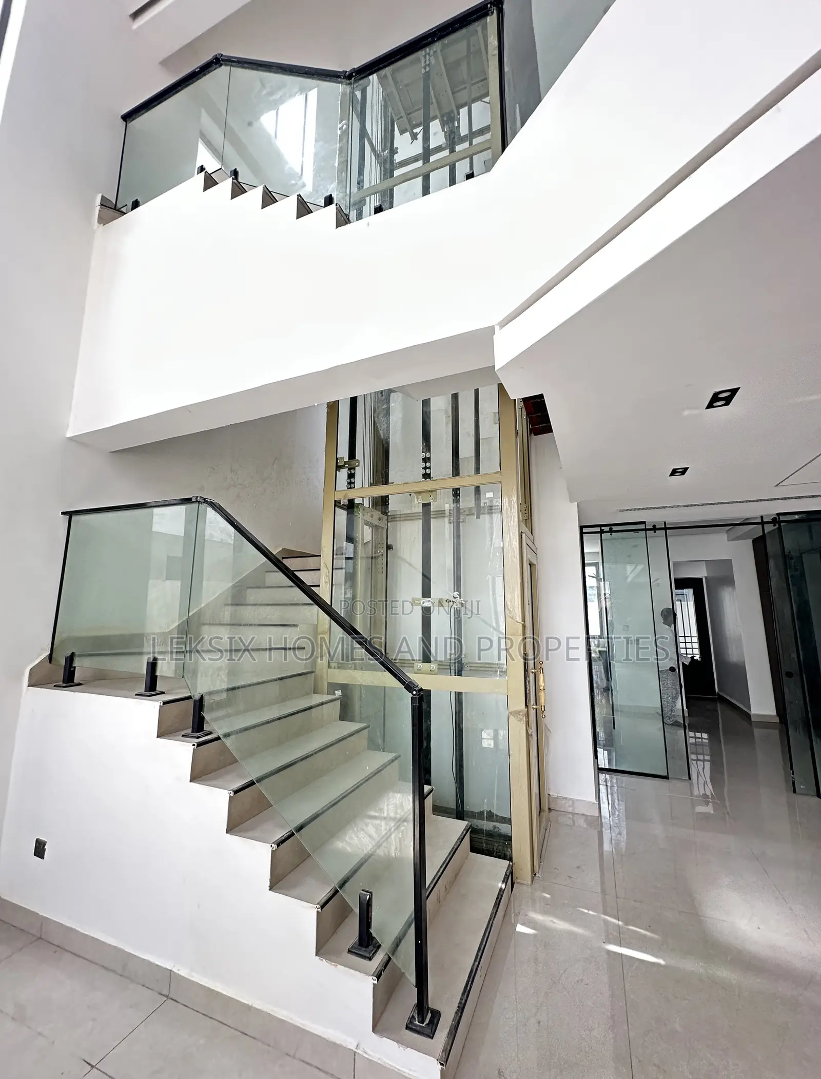 5bdrm Duplex in Buy This And Get An, Lekki Phase 1 for sale