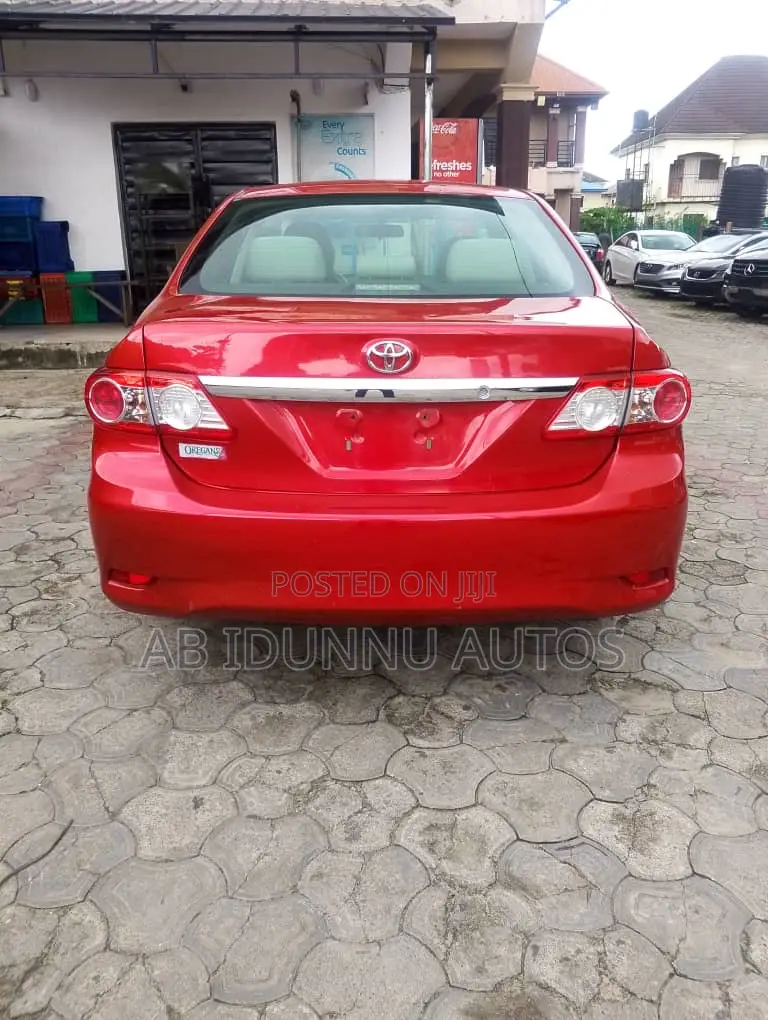 Toyota Corolla LE 4dr Sedan (1.8L 4cyl 4A) 2012 Red