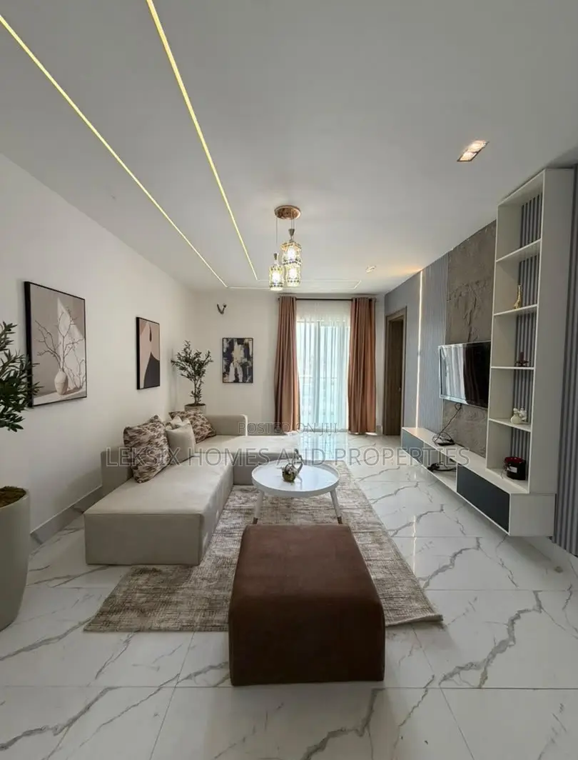 2bdrm Apartment in A Well Secured, Lekki Phase 1 for sale