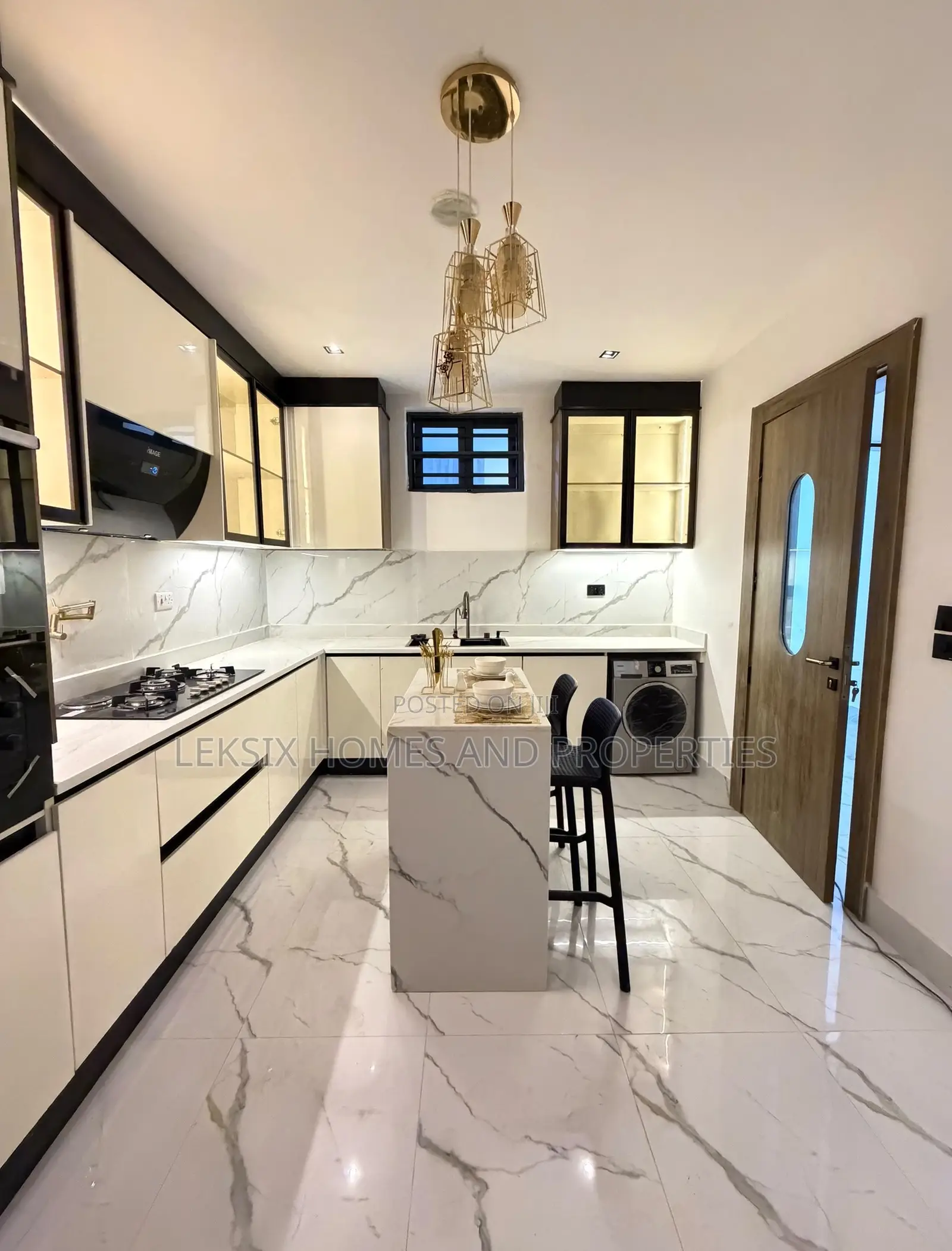 2bdrm Apartment in A Well Secured, Lekki Phase 1 for sale