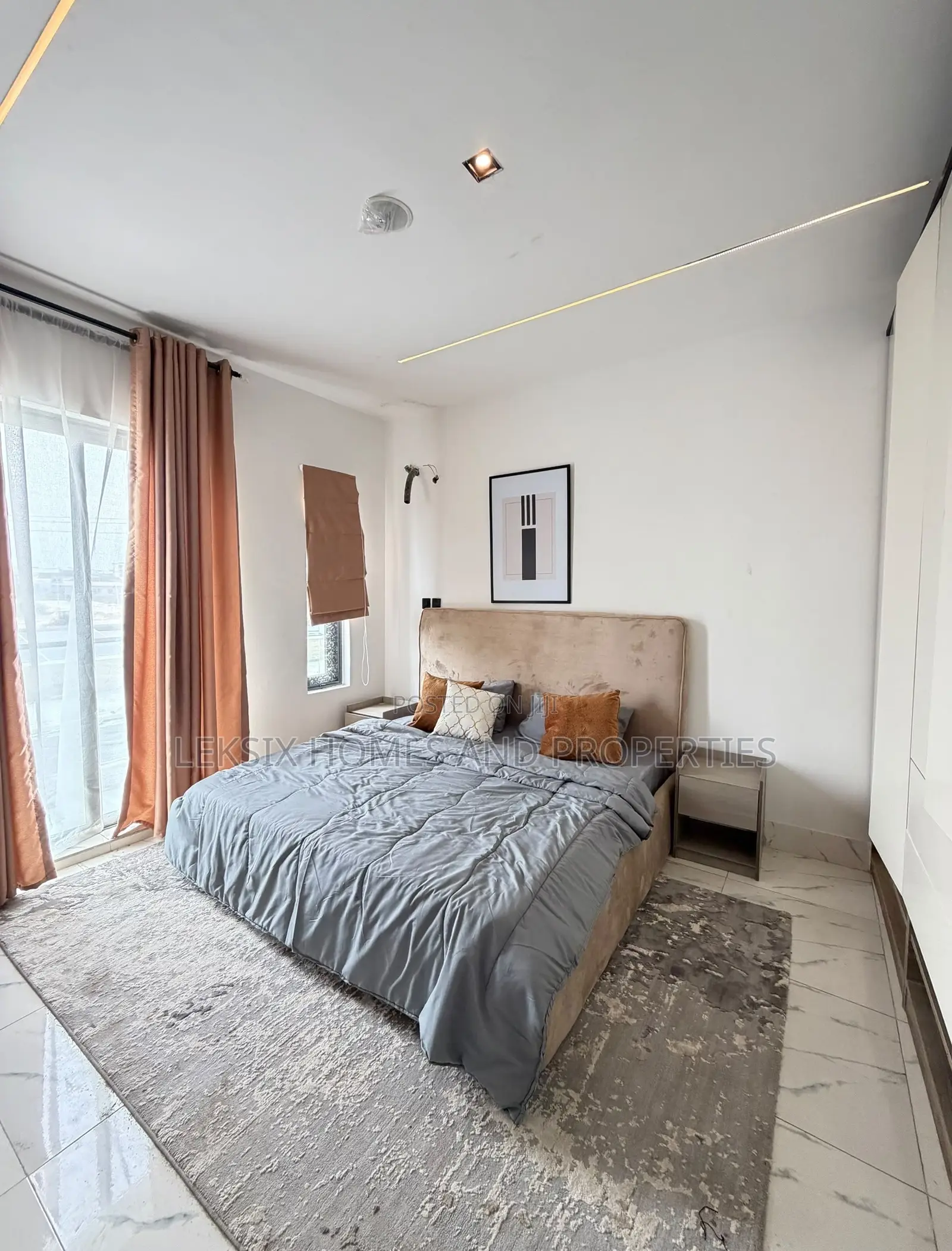 2bdrm Apartment in A Well Secured, Lekki Phase 1 for sale