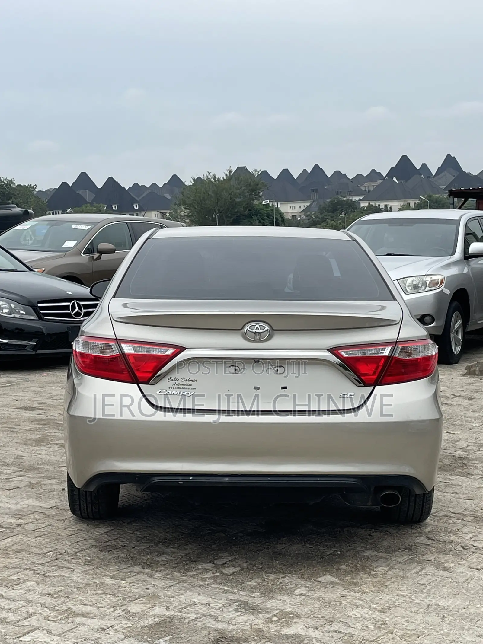 Toyota Camry 2016 Gold