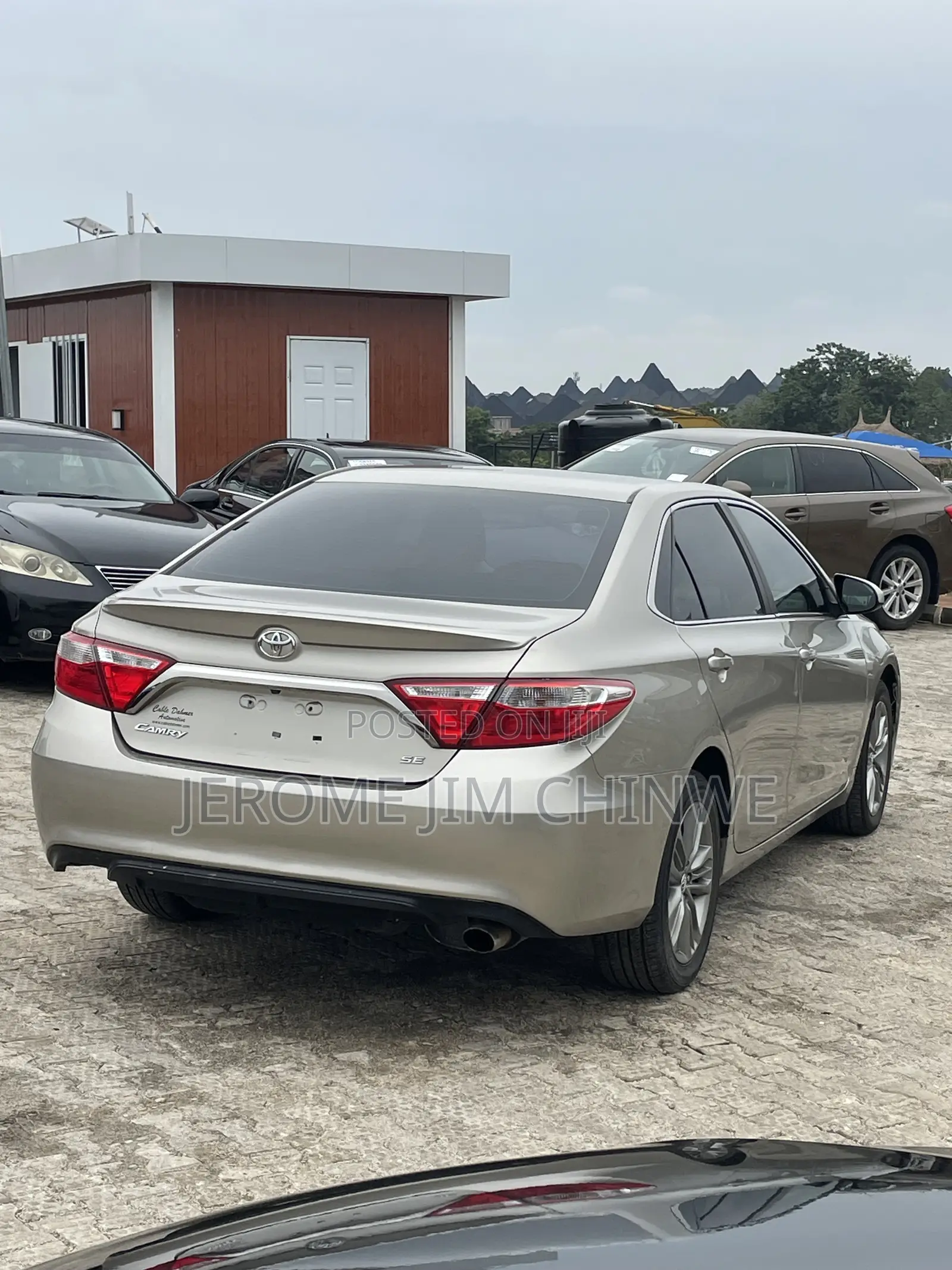 Toyota Camry 2016 Gold