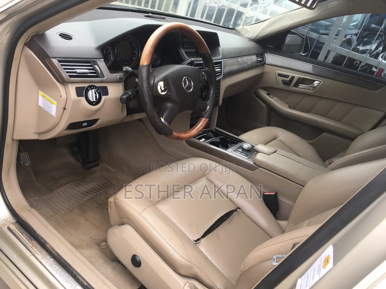 Mercedes-Benz E350 2010 Gold