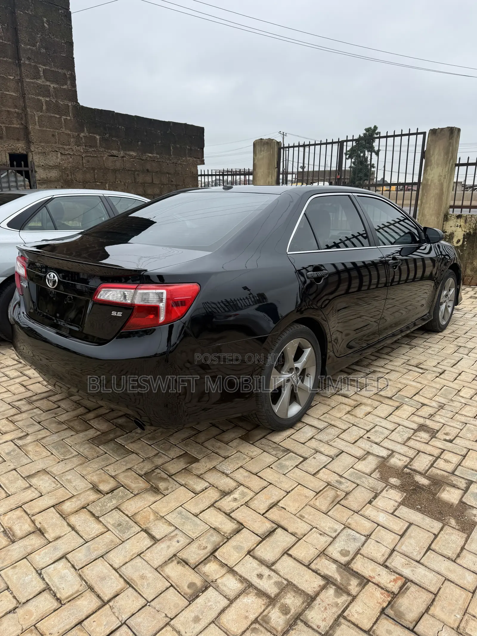 Toyota Camry SE 4dr Sedan (2.5L 4cyl 6A) 2013 Black