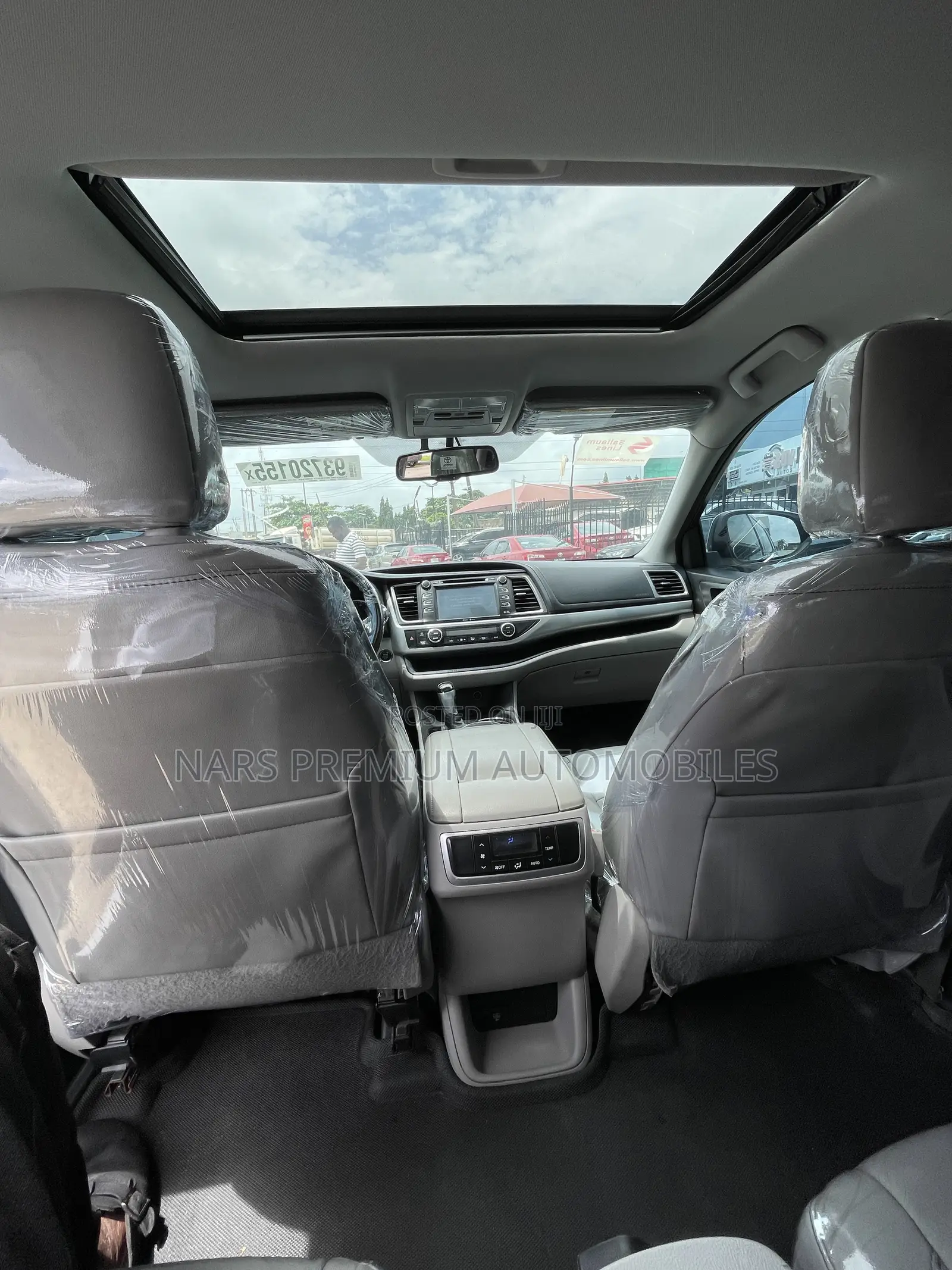Toyota Highlander XLE 4dr SUV AWD (3.5L 6cyl 6A) 2014 White