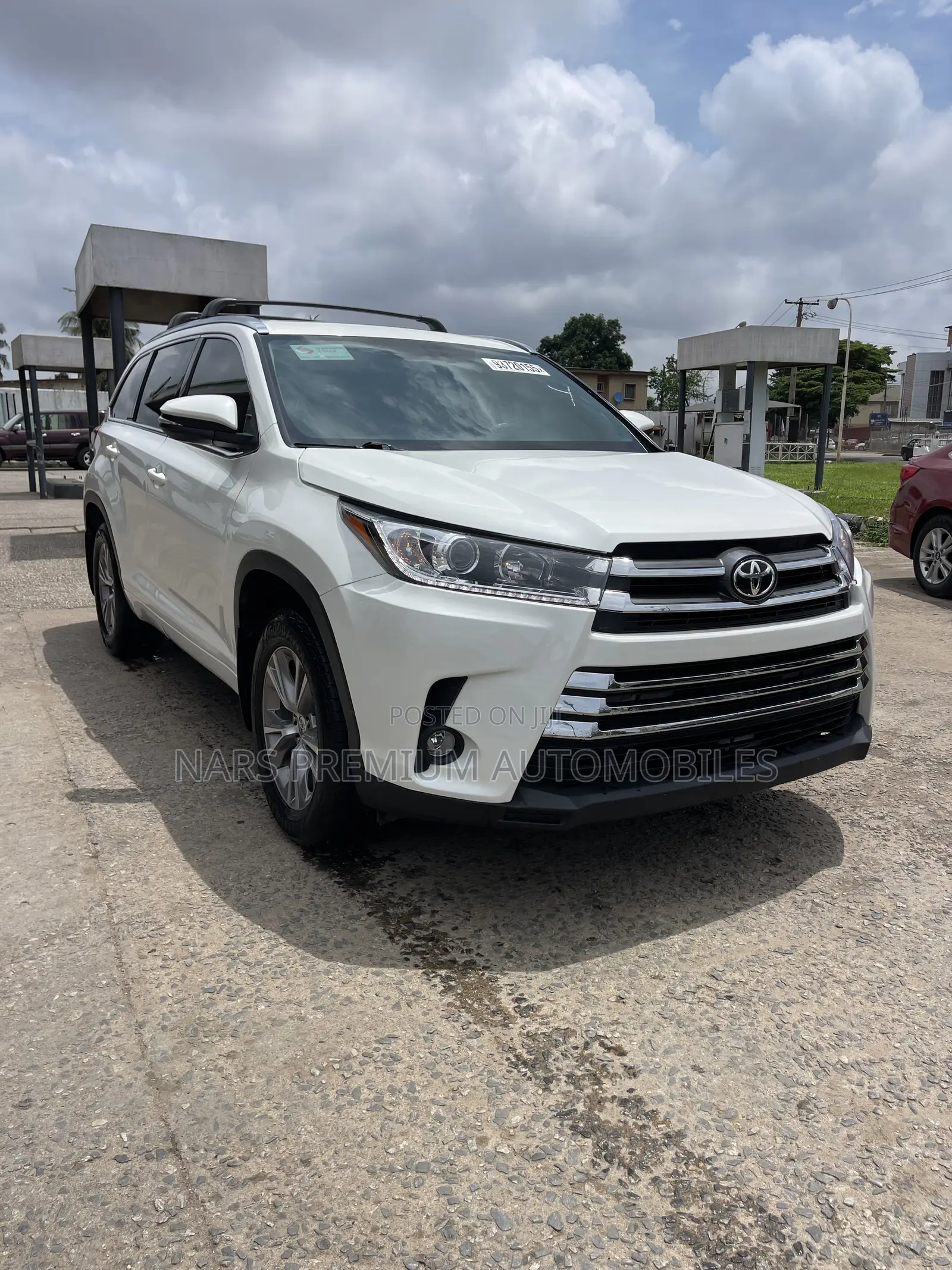 Toyota Highlander XLE 4dr SUV AWD (3.5L 6cyl 6A) 2014 White