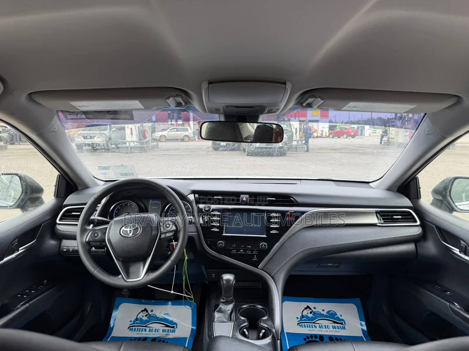 Toyota Camry 2018 Silver
