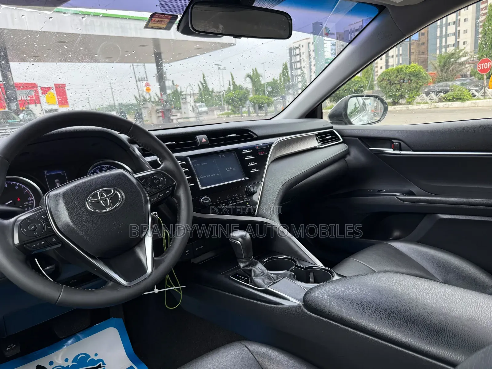Toyota Camry 2018 Silver