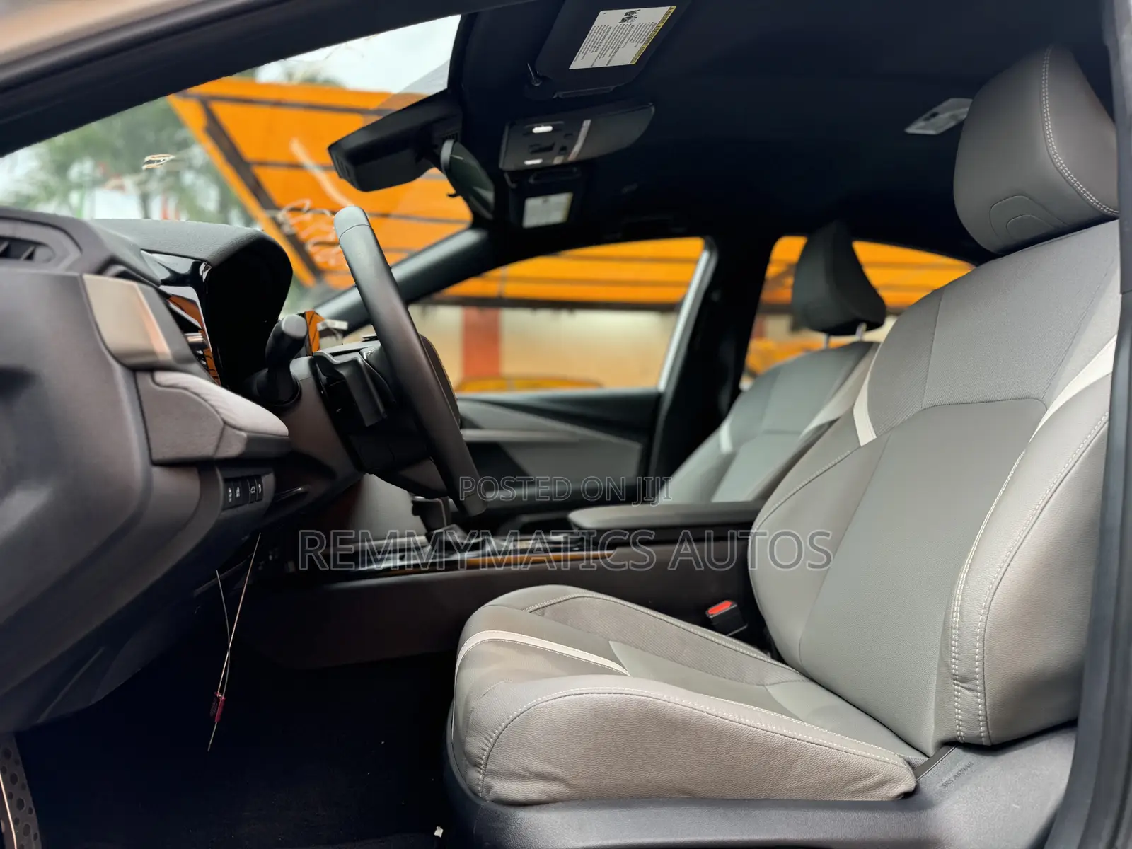 Toyota Camry SE 2025 White