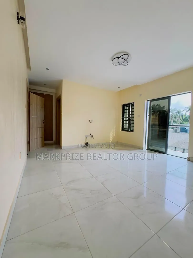 3bdrm Apartment in Opebi Ikeja Lagos for sale