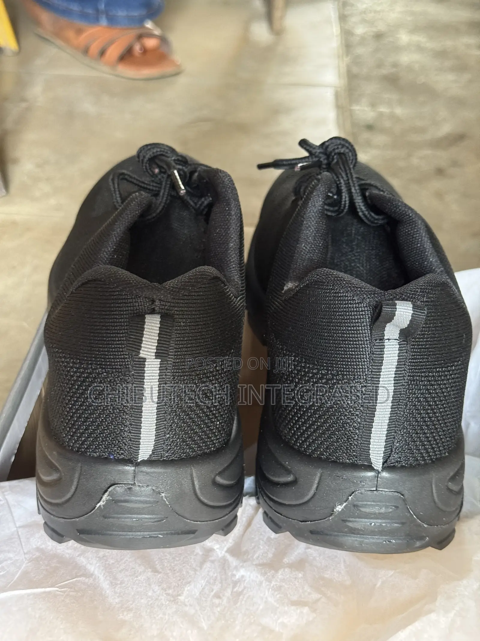 Black Athletic-style Safety Shoes