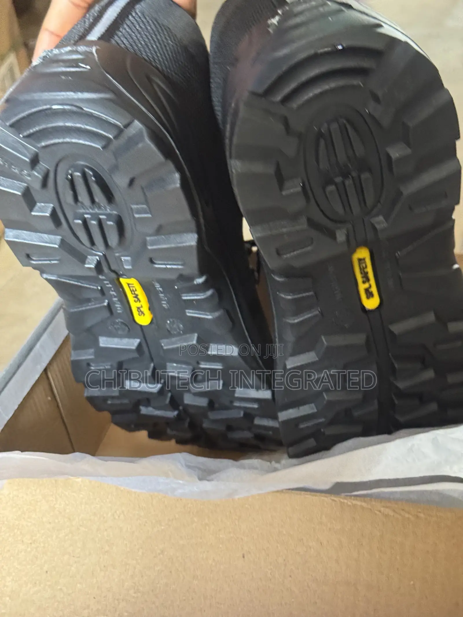 Black Athletic-style Safety Shoes