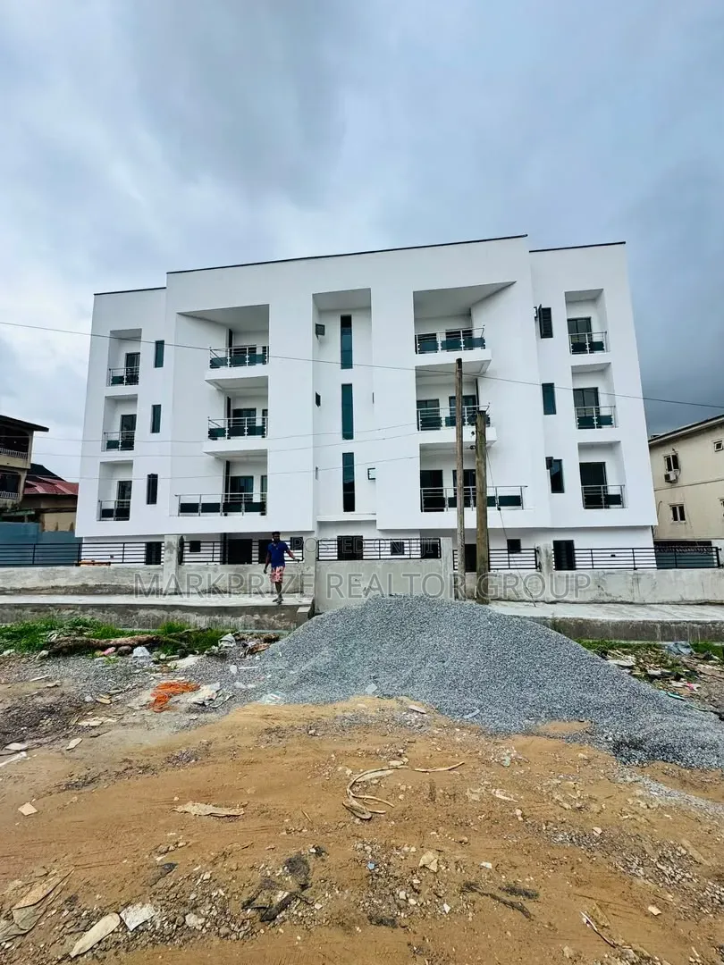 3bdrm Apartment in Gbagada Lagos for sale