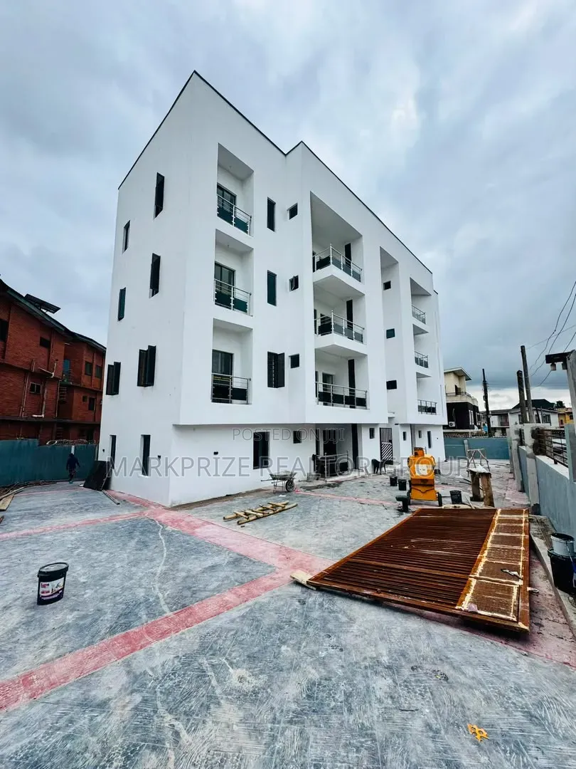 3bdrm Apartment in Gbagada Lagos for sale