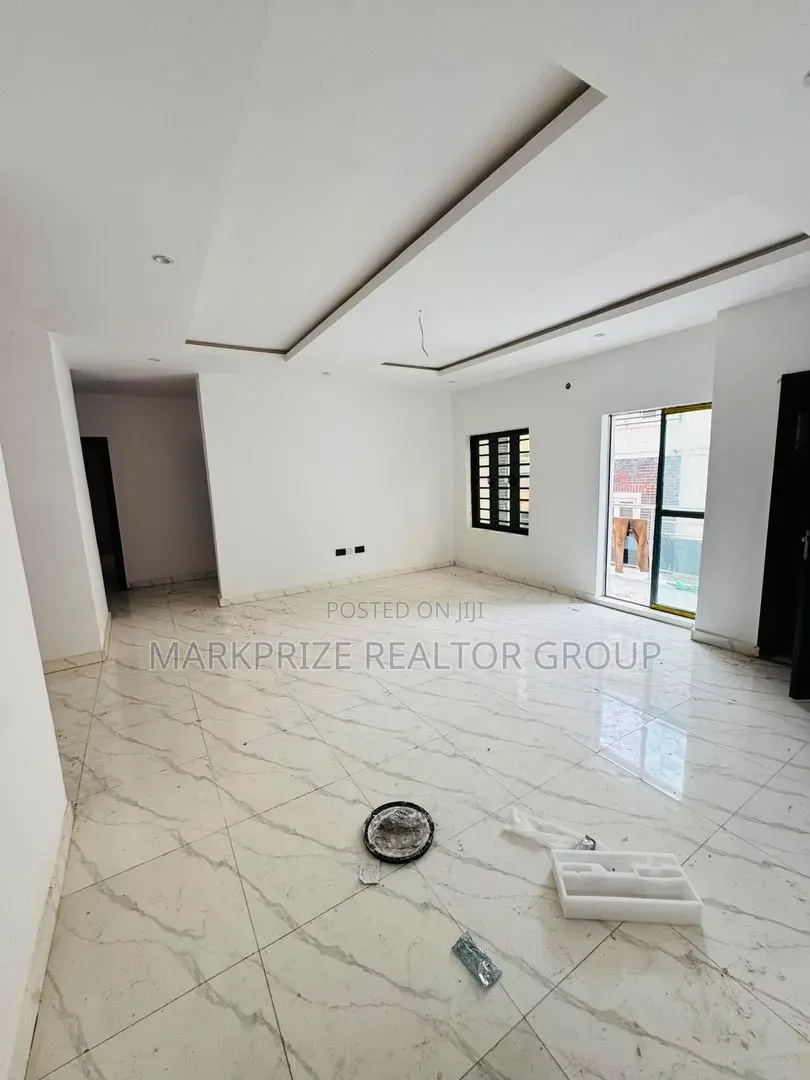 3bdrm Apartment in Gbagada Lagos for sale