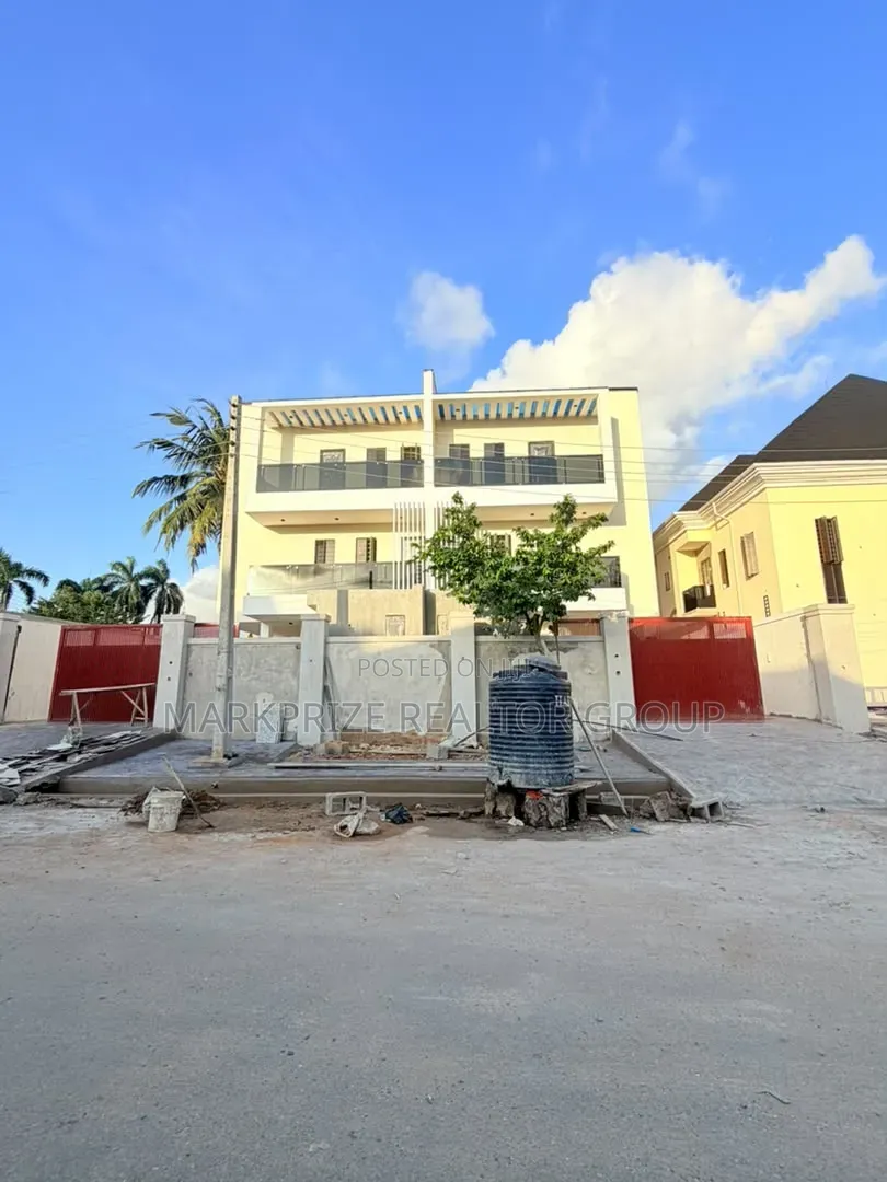 4bdrm Duplex in Omole Phase 1 Lagos for sale