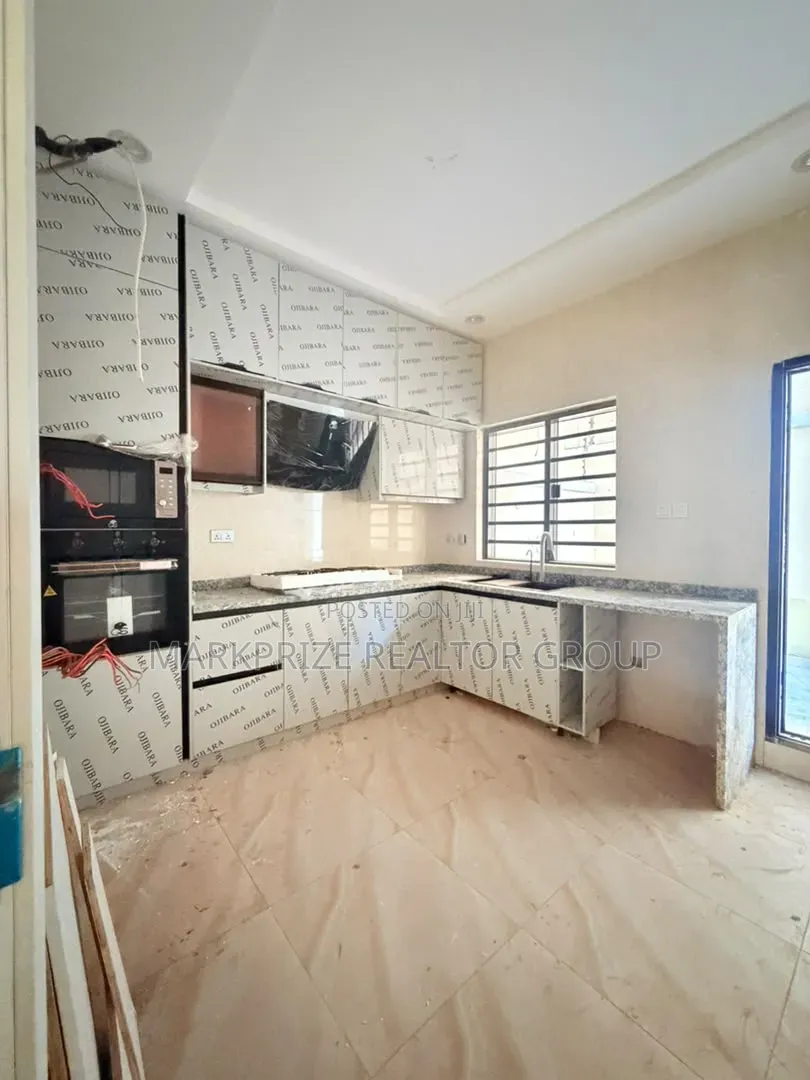4bdrm Duplex in Omole Phase 1 Lagos for sale