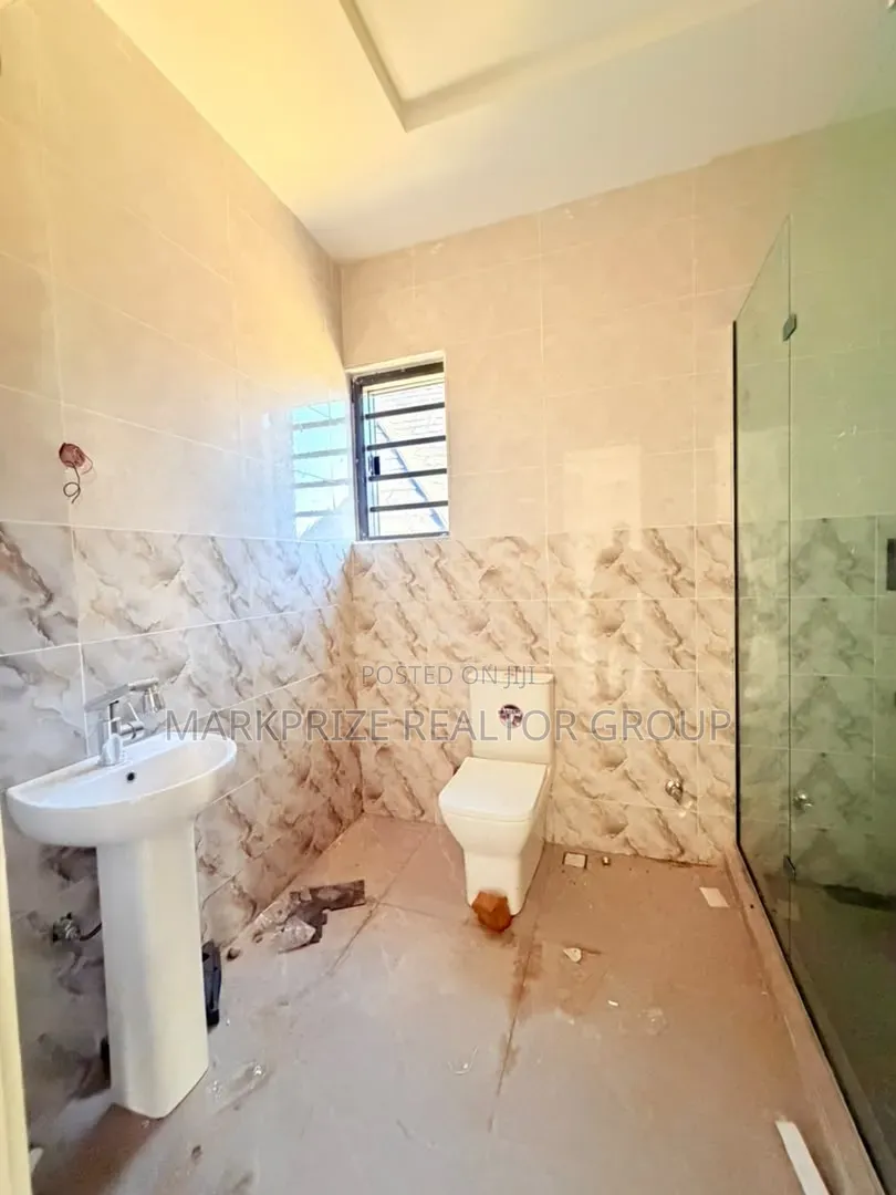 4bdrm Duplex in Omole Phase 1 Lagos for sale