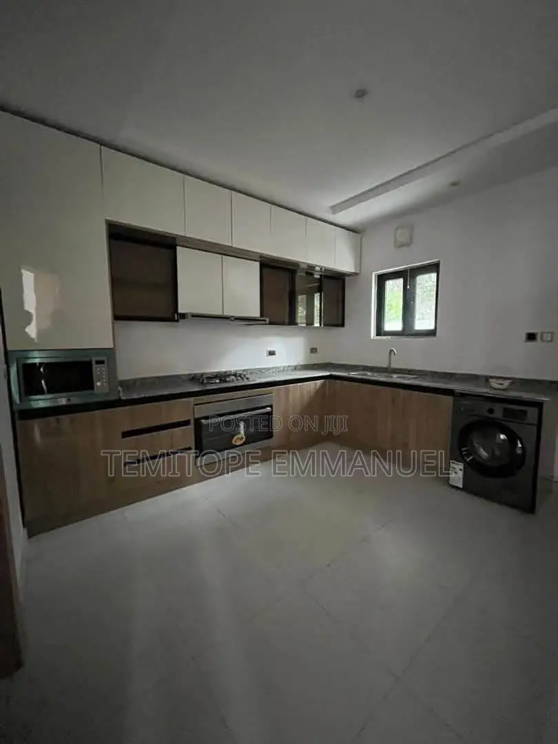 4bdrm Townhouse / Terrace in Pack View Estate for rent