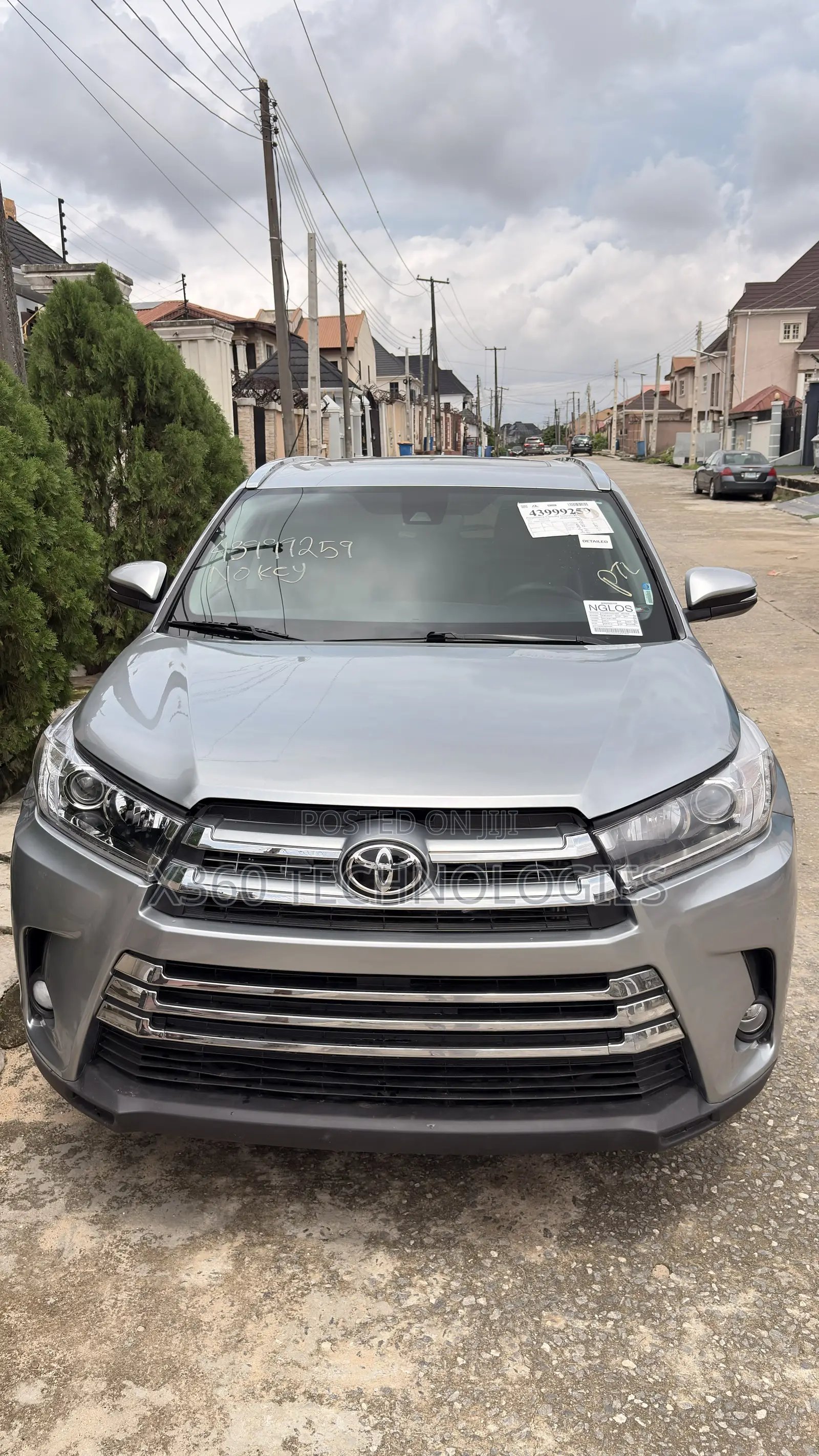 Toyota Highlander XLE 4x4 V6 (3.5L 6cyl 8A) 2017 Silver