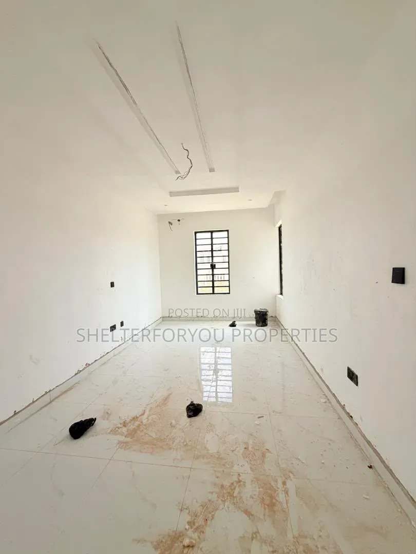 4bdrm Duplex in Adeniyi Jones for sale
