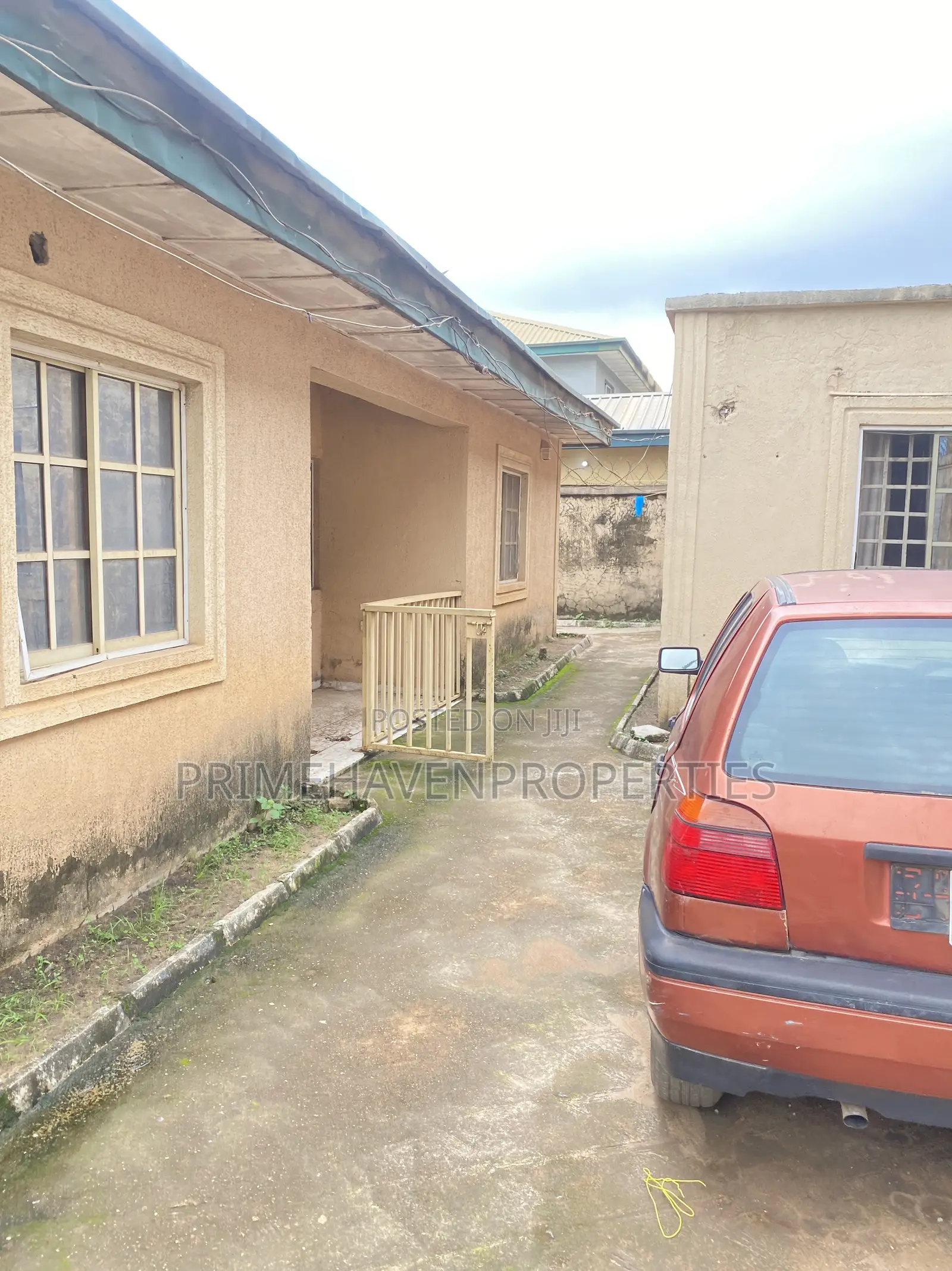 8bdrm Block of Flats in Kubwa for sale