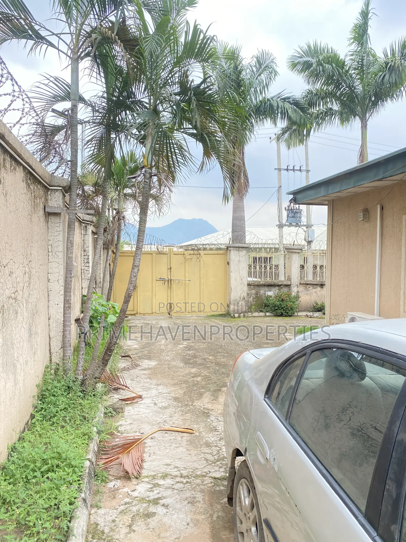8bdrm Block of Flats in Kubwa for sale
