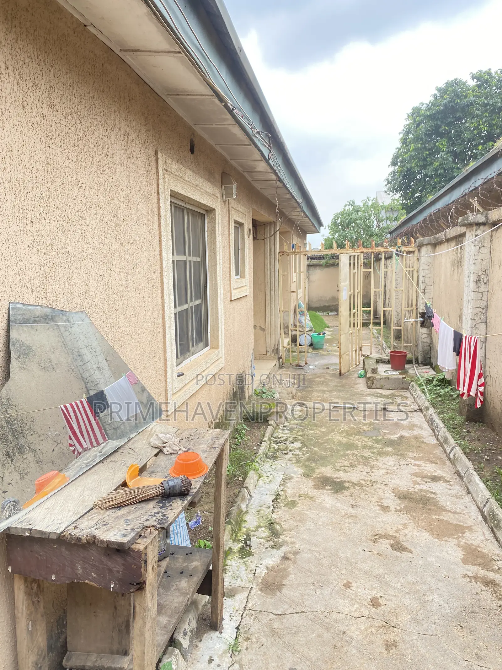 8bdrm Block of Flats in Kubwa for sale