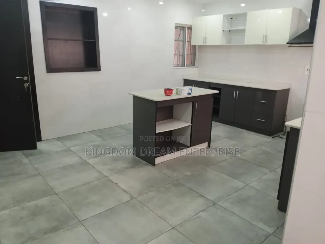 4bdrm Maisonette in Platinum Way Jakande for rent