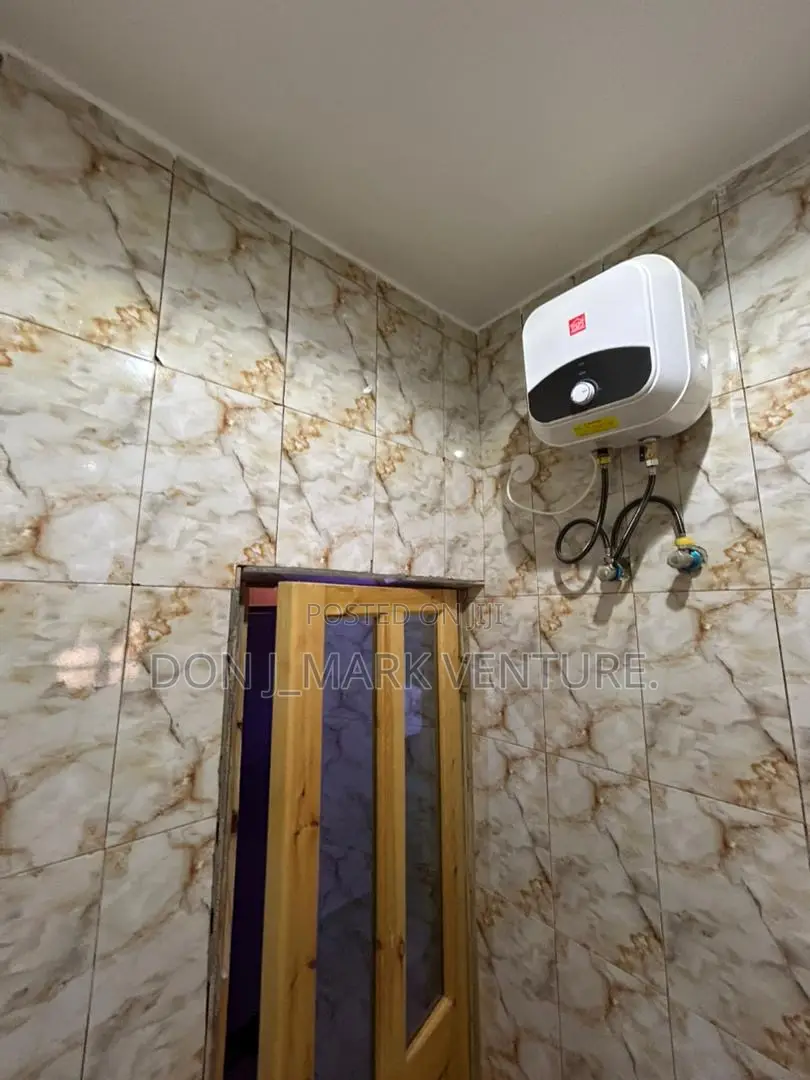 Furnished 7bdrm Duplex in Aiben Boulevard, Sabon Lugbe for sale