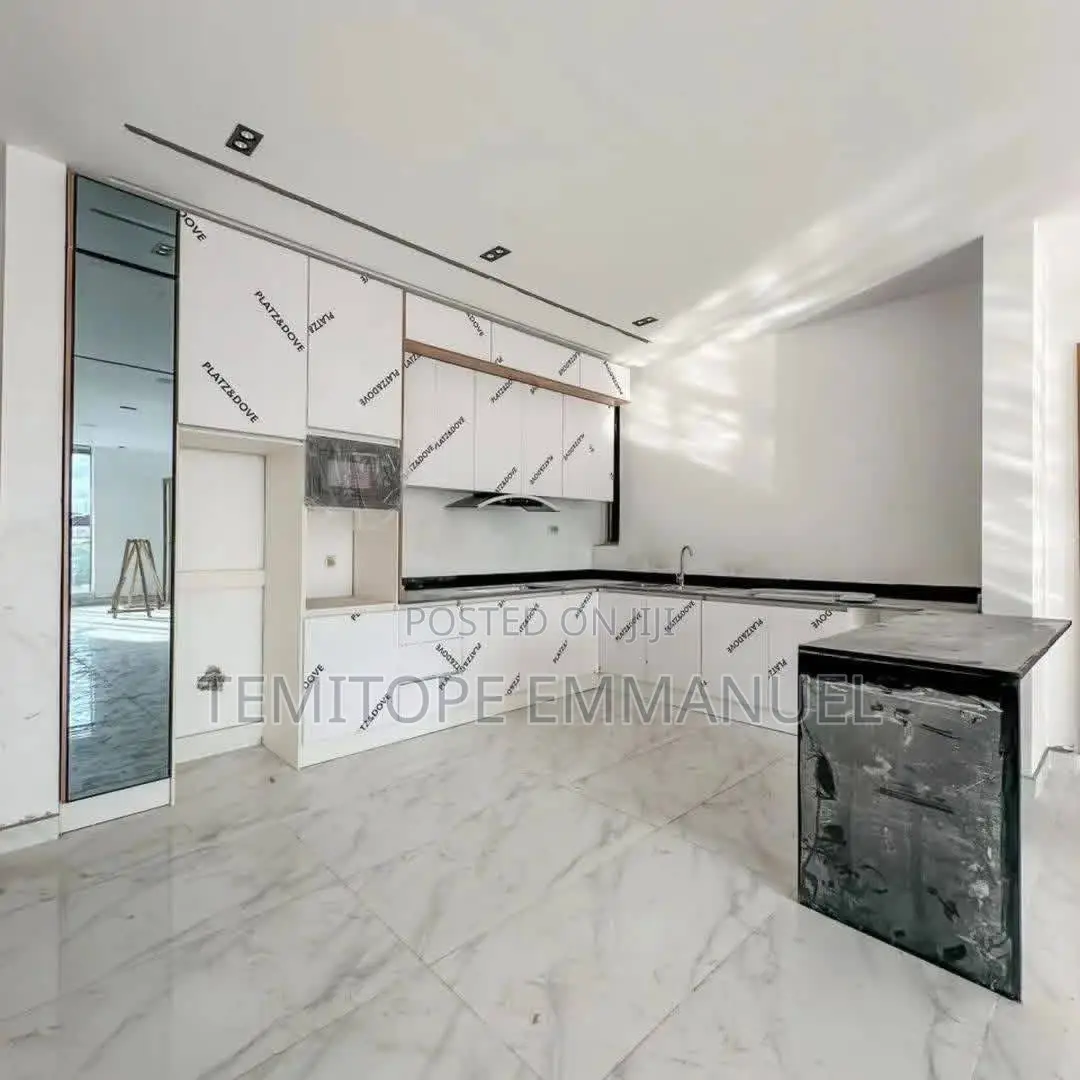 Furnished 2bdrm Apartment in Victoria Island for sale
