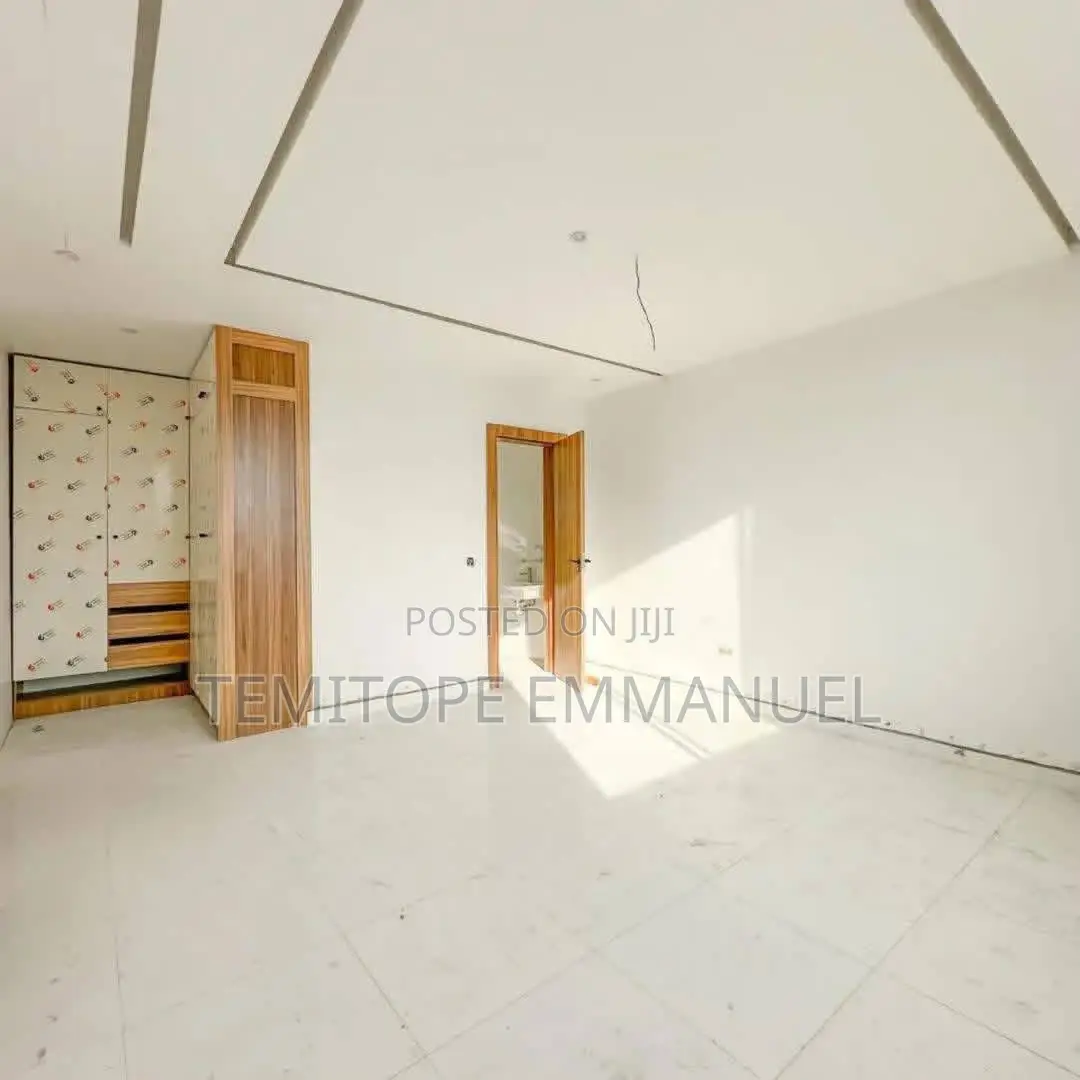 Furnished 2bdrm Apartment in Victoria Island for sale