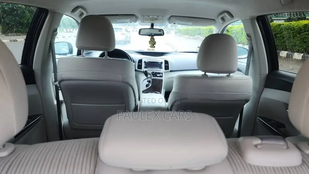 Toyota Venza AWD 2011 Silver