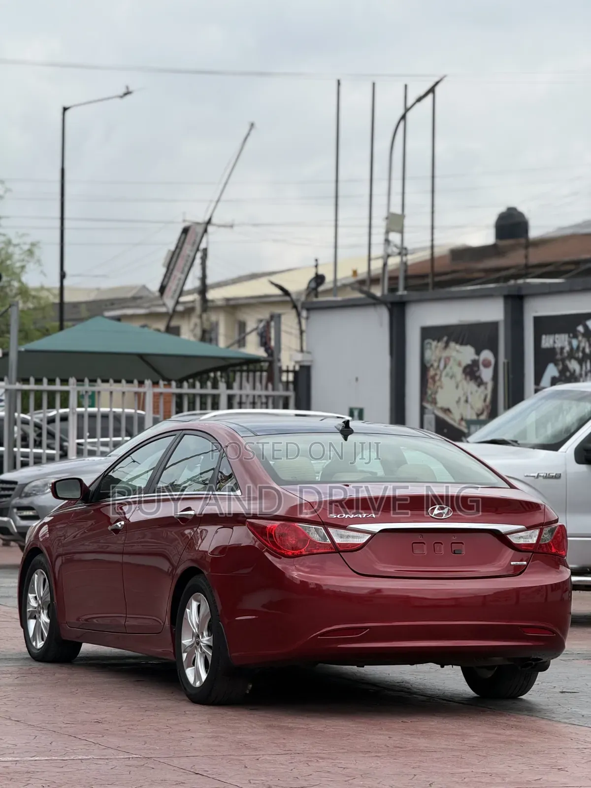 Hyundai Sonata Limited Sedan FWD (2.4L 4cyl 6A) 2012 Red