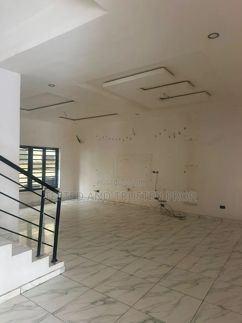 4bdrm Duplex in Harris Drive Vgc, Chevron for rent