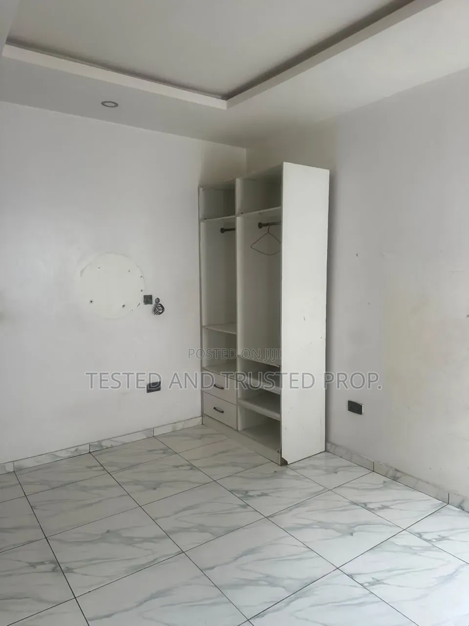 4bdrm Duplex in Harris Drive Vgc, Chevron for rent